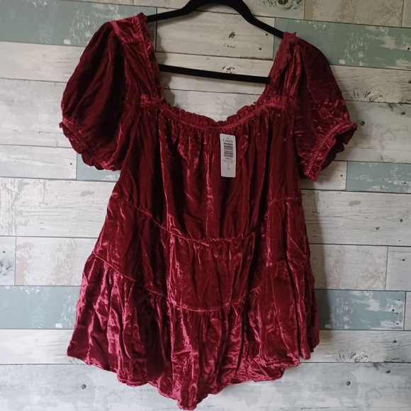 NWT Torrid Size 0X Red Babydoll Velvet Tiered Top - Picture 2 of 4